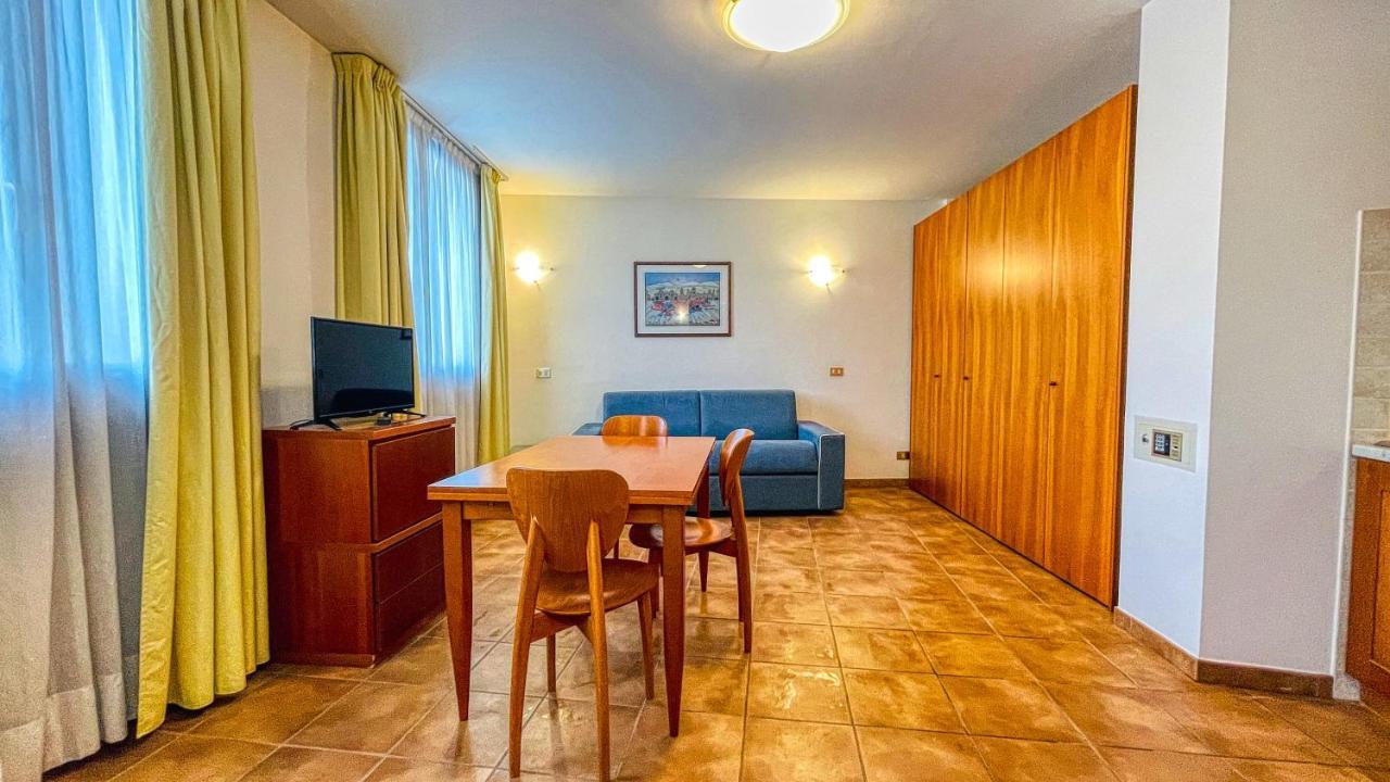 Appartamento Smith Arneis - Affitti Brevi Italia Bardonecchia Eksteriør bilde